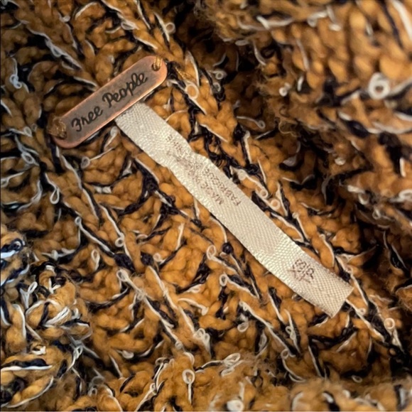 Valentina Vest - Picture 5 of 9